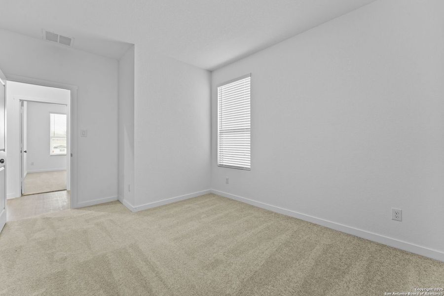 Spacious, unfurnished interior of a new home in , New Braunfels (Image 10).