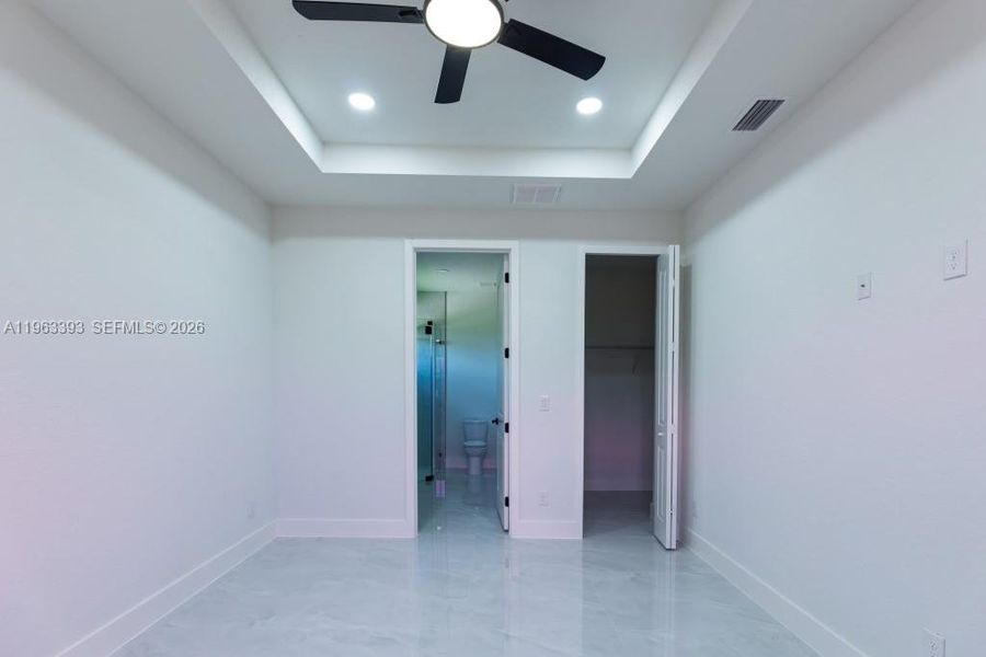 Spacious, unfurnished interior of a new home in , Lehigh Acres (Image 23).