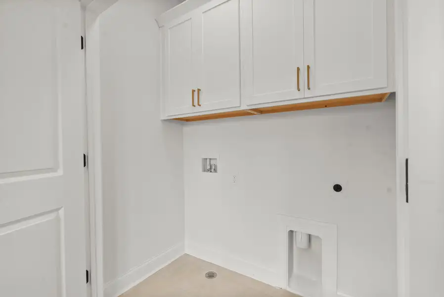 Representative unfurnished interior of a home built from the The Grayson II by The Providence Group in Townes 333, Peachtree Corners (Image 27).