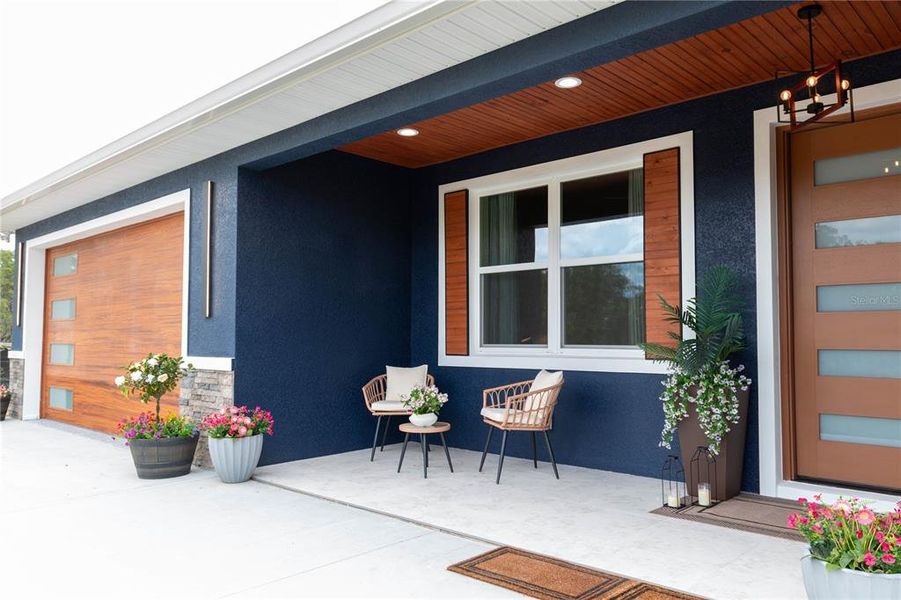 Exterior details and patio area of a home in , Dunnellon (Image 27).