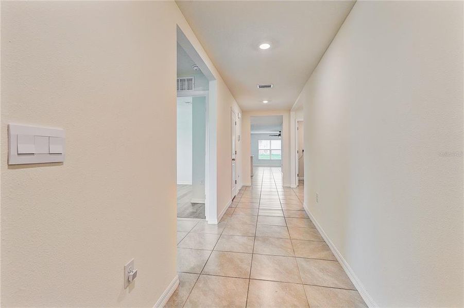 Spacious, unfurnished interior of a new home in , Spring Hill (Image 46).
