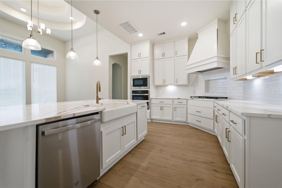 Furnished interior view inside a new home in Suncreek Estates, Rosharon (Image 23).
