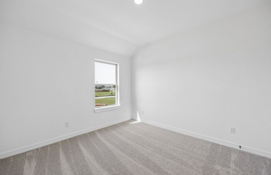Spacious, unfurnished interior of a new home in Lago Mar, Texas City (Image 18).
