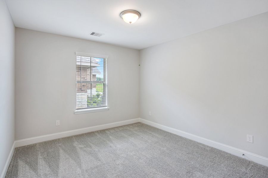 Spacious, unfurnished interior of a new home in Bayou Maison, Dickinson (Image 22).