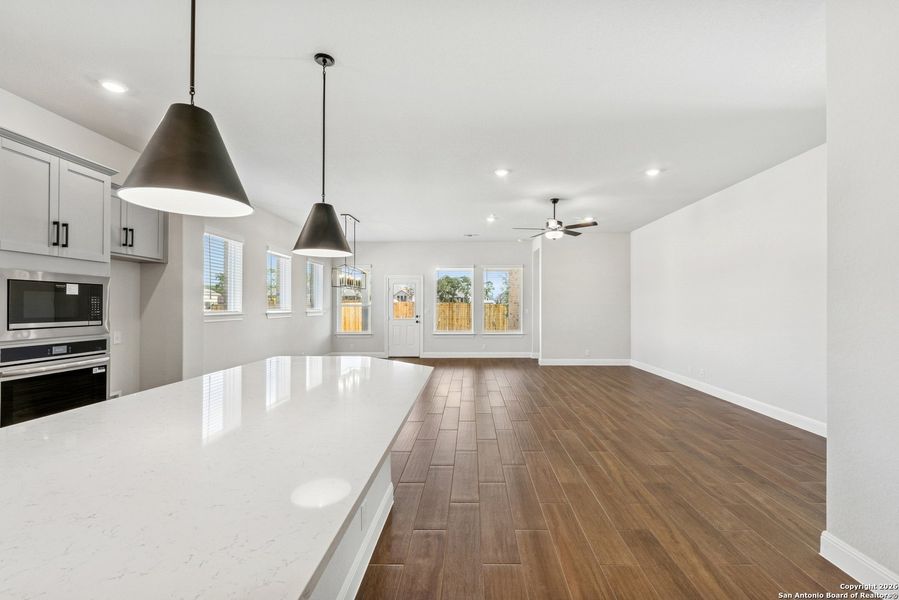 Spacious, unfurnished interior of a new home in Davis Ranch 50', San Antonio (Image 13).