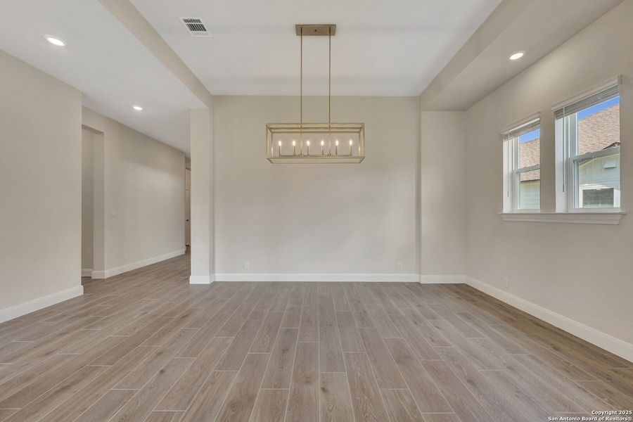 Spacious, unfurnished interior of a new home in The Crossvine 55’, Schertz (Image 20).