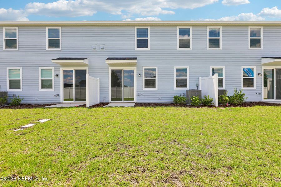 Exterior details and patio area of a home in , Middleburg (Image 4).