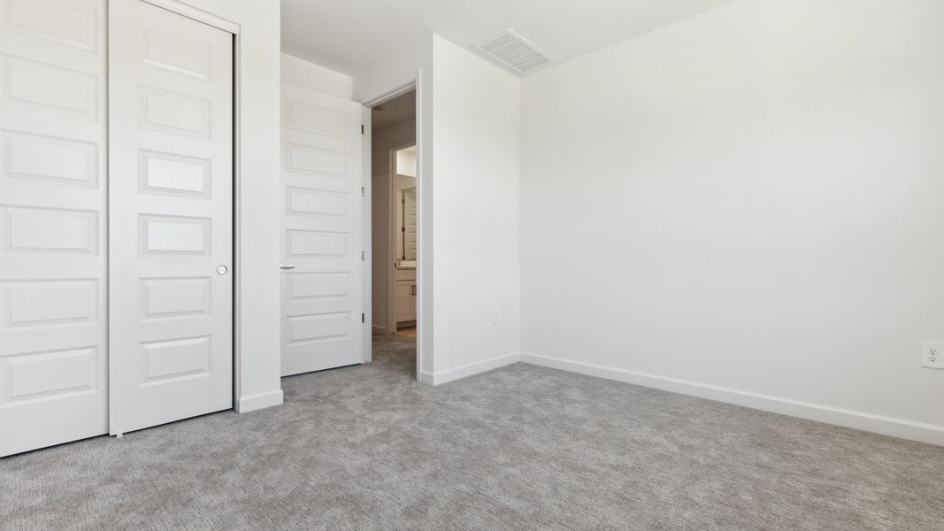 Spacious, unfurnished interior of a new home in Avance, Phoenix (Image 21).