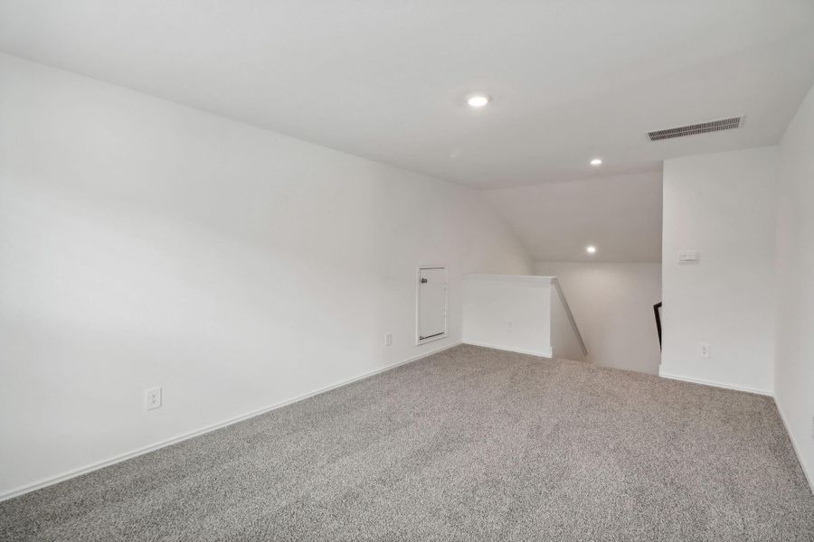 Spacious, unfurnished interior of a new home in Grand Pines, Magnolia (Image 12).