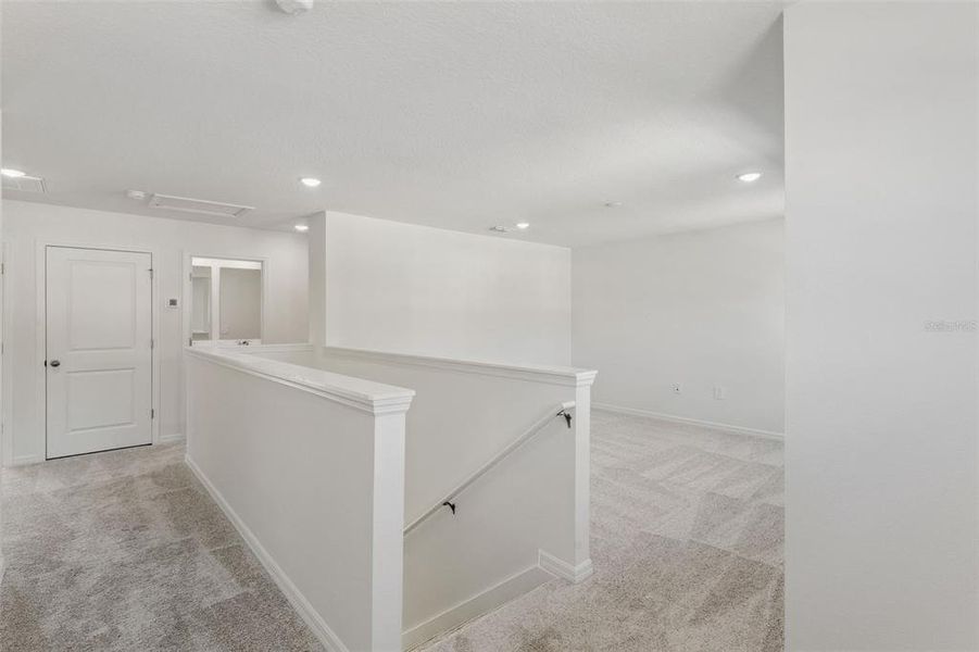 Spacious, unfurnished interior of a new home in Estes Reserve, Eustis (Image 11).