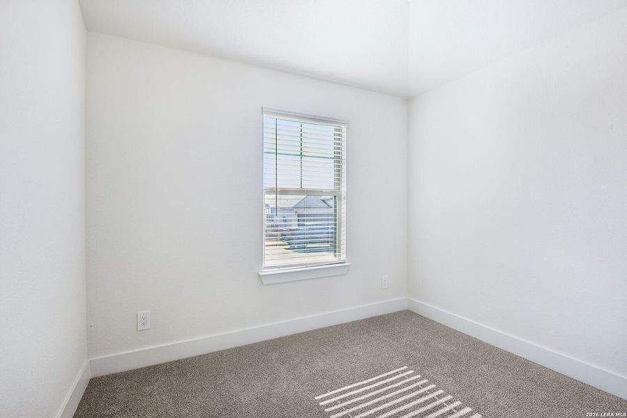Spacious, unfurnished interior of a new home in Lark Canyon, New Braunfels (Image 27).