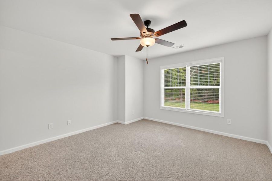Spacious, unfurnished interior of a new home in Medlock Park, Austell (Image 28).