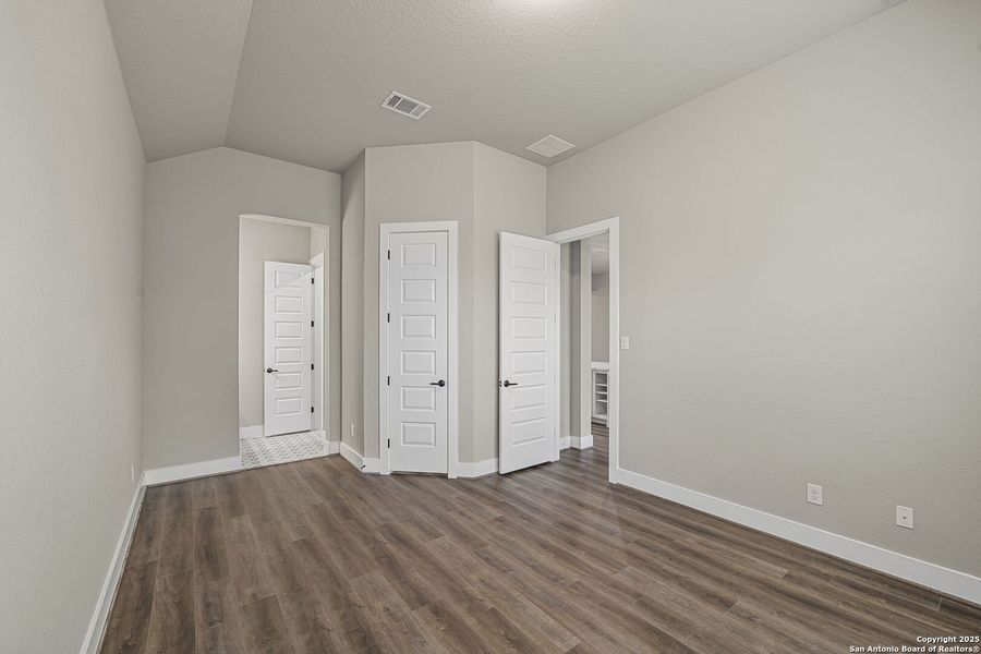 Spacious, unfurnished interior of a new home in Arbors at Fair Oaks, Fair Oaks Ranch (Image 32). Spacious, unfurnished interior of a new home in Arbors at Fair Oaks, Fair Oaks Ranch (Image 32).