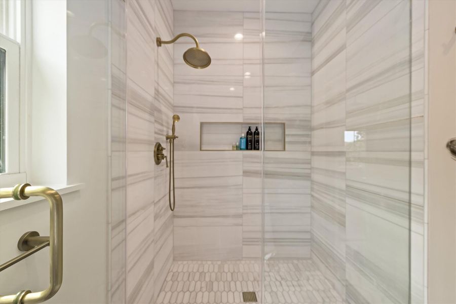 Image 41 of a home in .