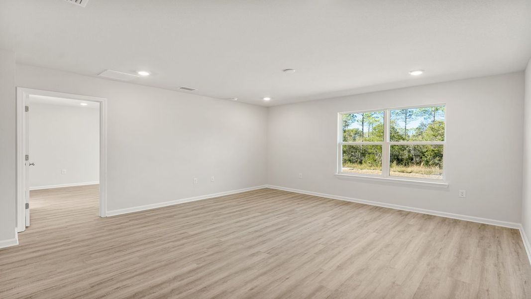 Spacious, unfurnished interior of a new home in Palmetto Bluff, Port Saint Joe (Image 26).