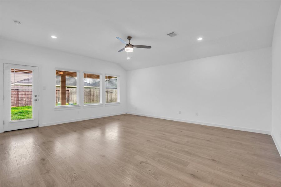 Spacious, unfurnished interior of a new home in , Fulshear (Image 21). Spacious, unfurnished interior of a new home in , Fulshear (Image 21).