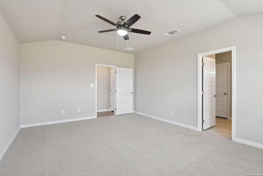 Spacious, unfurnished interior of a new home in Sagebrooke - Premier Series, San Antonio (Image 23).