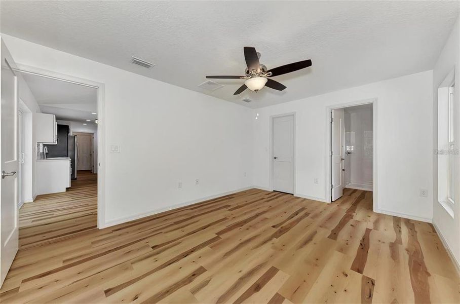 Spacious, unfurnished interior of a new home in , North Port (Image 13).