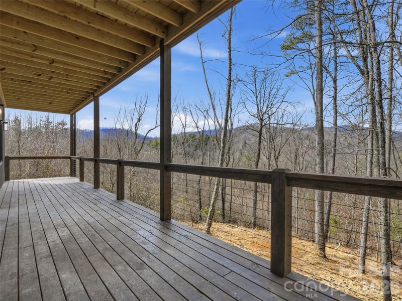 Exterior details and patio area of a home in , Clyde (Image 21).