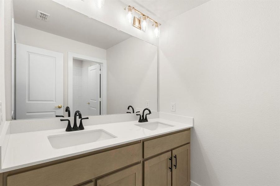 20. 2506 Lindberg - 2ND Bath