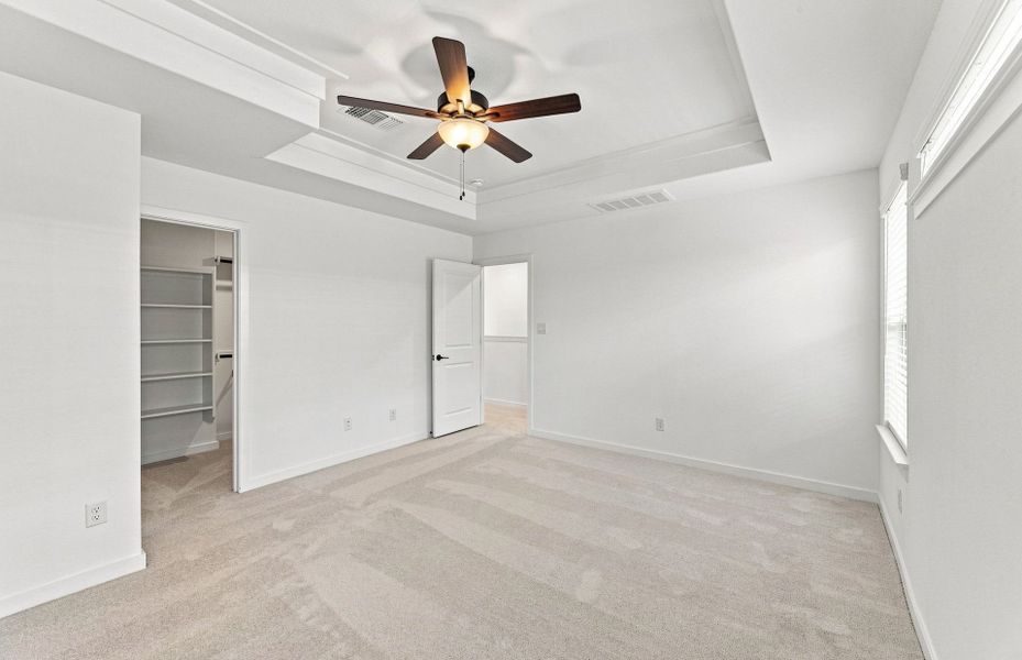 Spacious, unfurnished interior of a new home in Santa Rita Ranch, Liberty Hill (Image 16).
