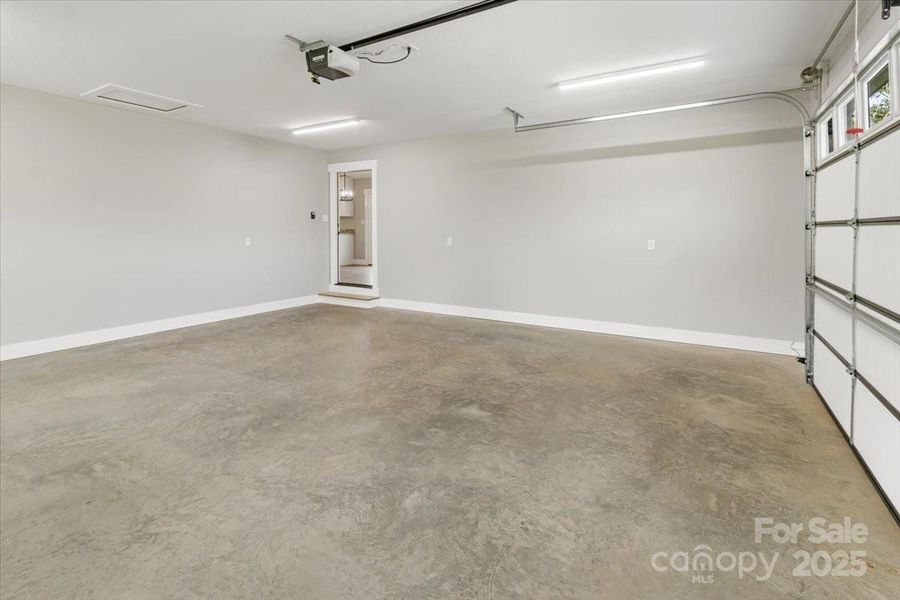 Spacious, unfurnished interior of a new home in , Marshall (Image 28).
