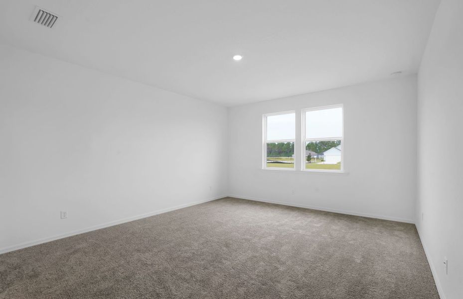 Spacious, unfurnished interior of a new home in Hyland Trail, Green Cove Springs (Image 10).