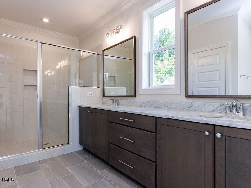 025-1280x960-primary-bathroom