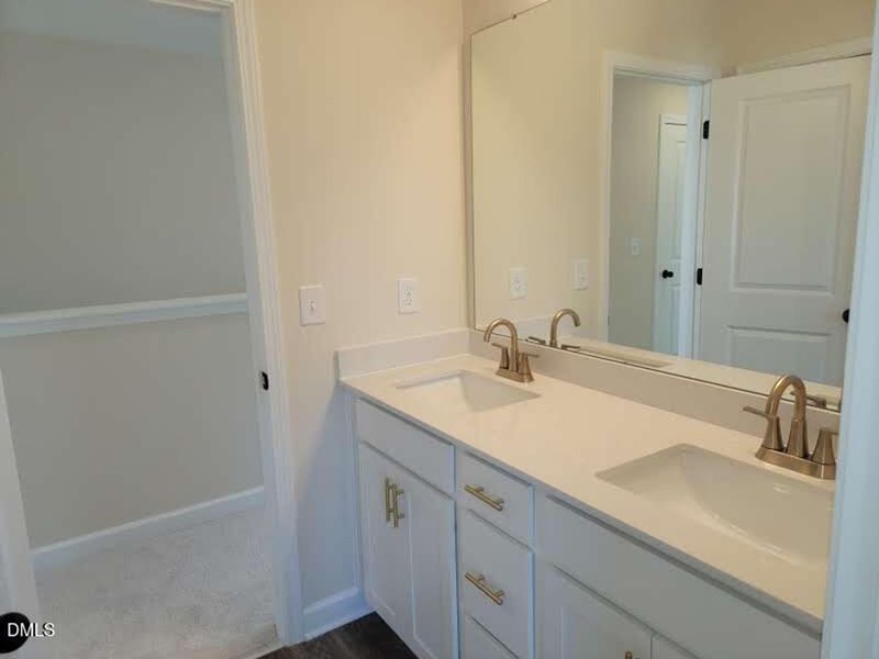 Image 46 of a home in Tobacco Road.