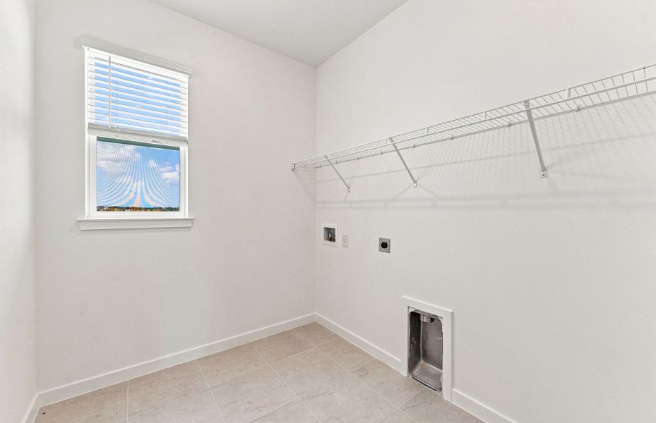 Spacious, unfurnished interior of a new home in Seaire, Parrish (Image 18).