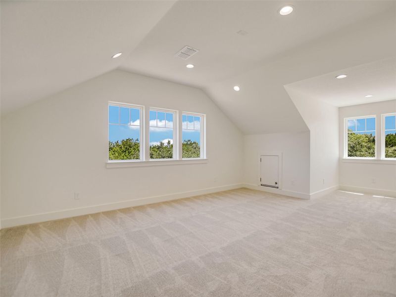 Spacious, unfurnished interior of a new home in , Wimberley (Image 12).