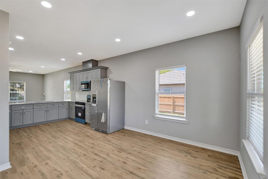 Furnished interior view inside a new home in , Madisonville (Image 7).