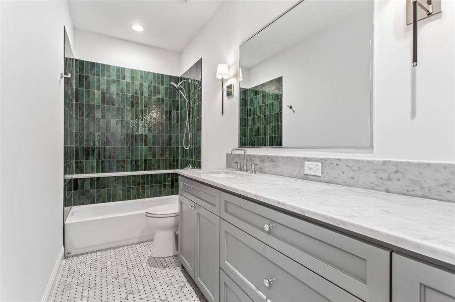 Full bath #4 ensuite