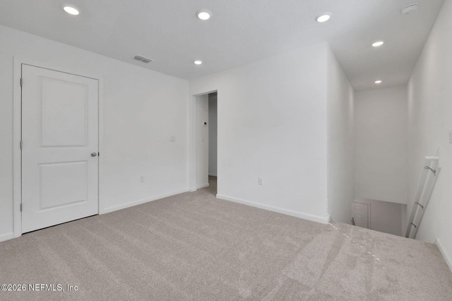 Spacious, unfurnished interior of a new home in Cedar Creek, Jacksonville (Image 44).