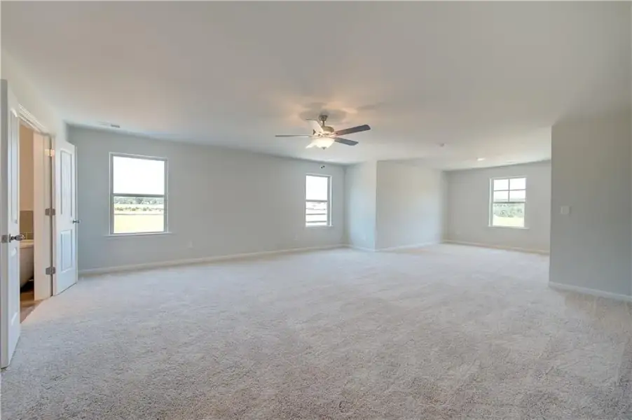Spacious, unfurnished interior of a new home in Brighton, Locust Grove (Image 23).