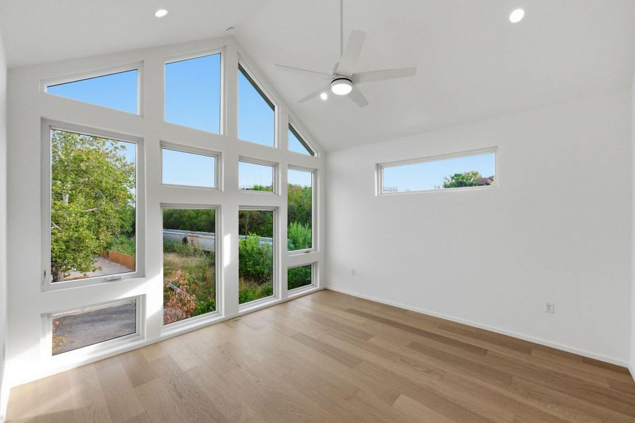 Spacious, unfurnished interior of a new home in , Austin (Image 38).