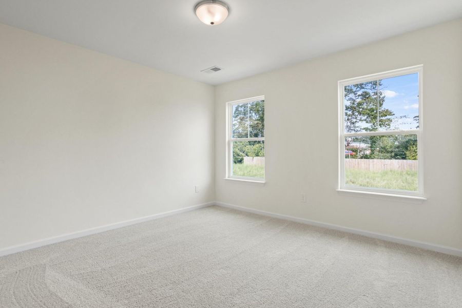 Spacious, unfurnished interior of a new home in Bellevue, Greenville (Image 22).