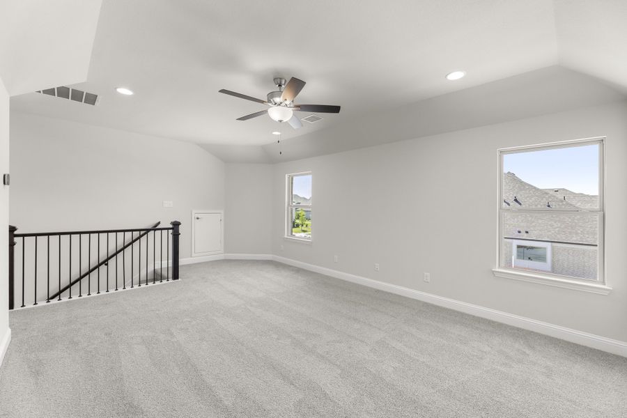Spacious, unfurnished interior of a new home in Lake Shore Village, Rowlett (Image 25).