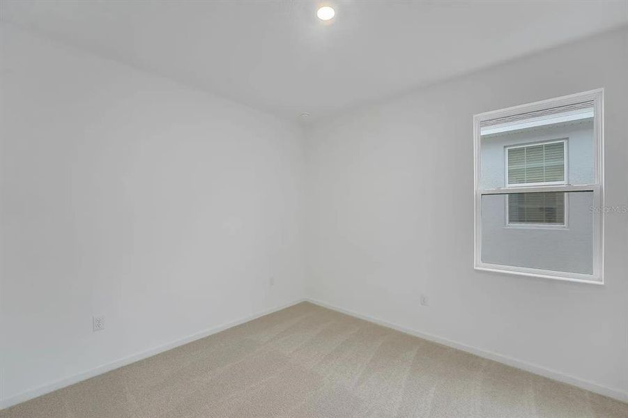 Spacious, unfurnished interior of a new home in Cypress Park Estates, Haines City (Image 17).
