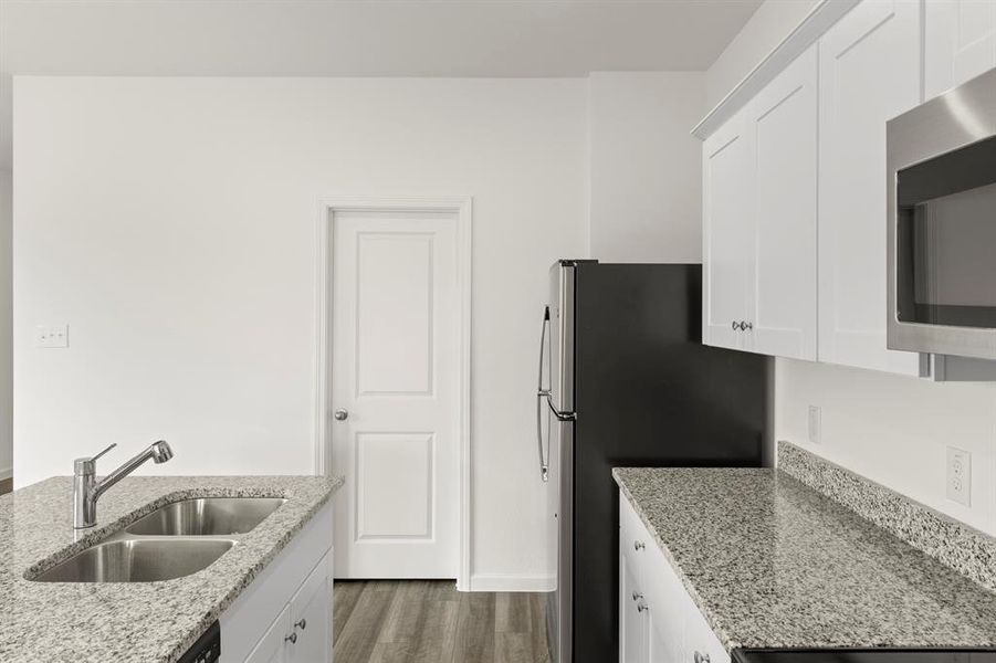 14. 14204 Coness - Kitchen (4)