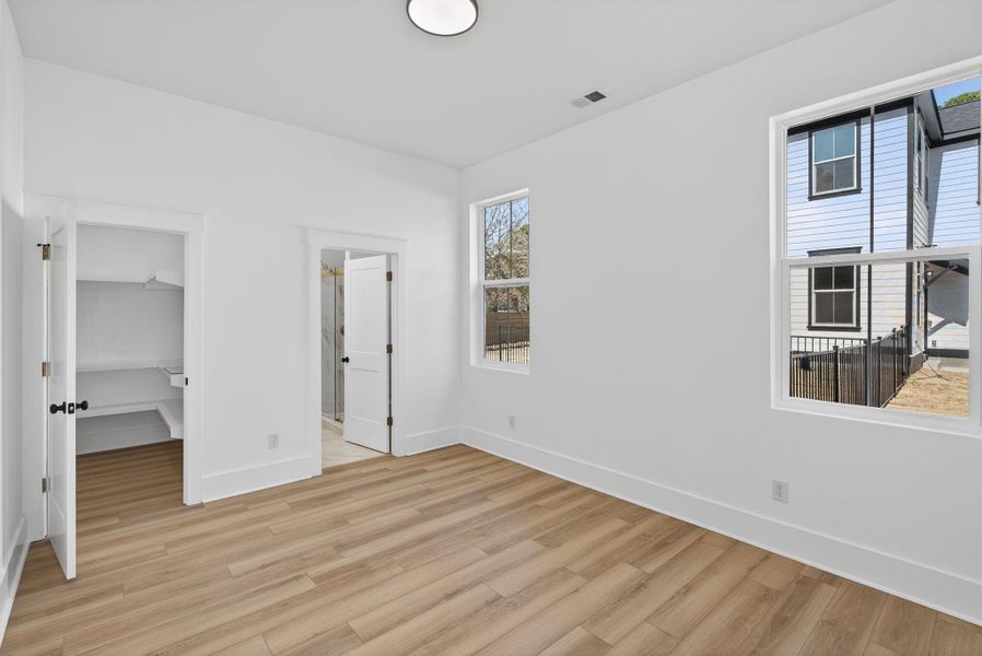 Spacious, unfurnished interior of a new home in , Summerville (Image 30).