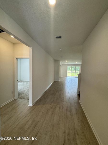Spacious, unfurnished interior of a new home in Hyland Trail, Green Cove Springs (Image 34).