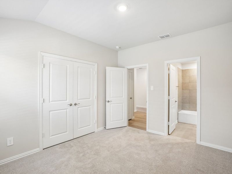 Spacious, unfurnished interior of a new home in Stella Hills, Denton (Image 28). Spacious, unfurnished interior of a new home in Stella Hills, Denton (Image 28).