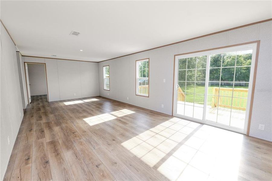 Spacious, unfurnished interior of a new home in , Lakeland (Image 22).