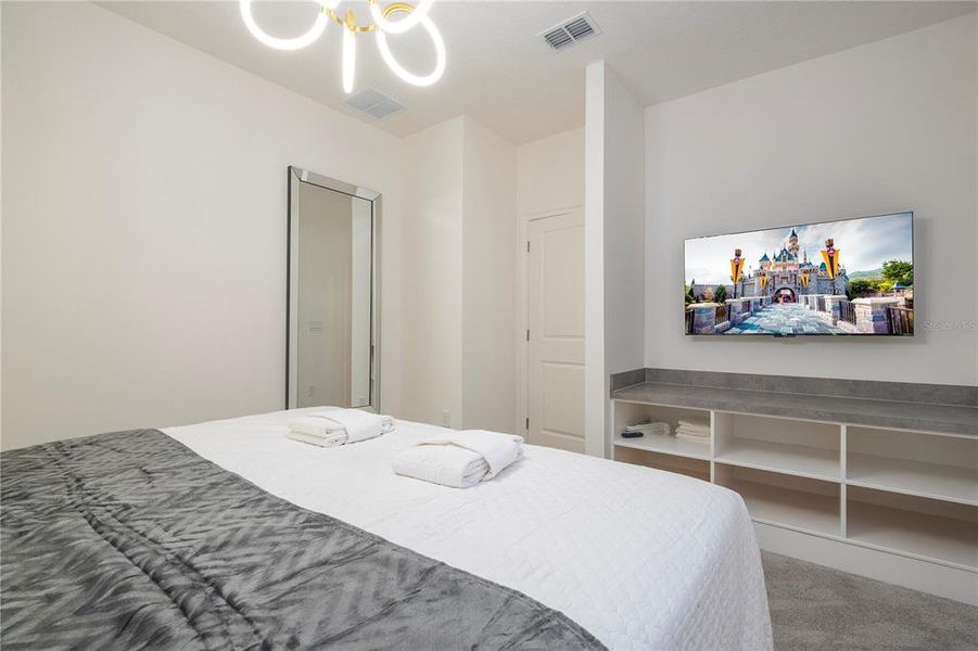 Furnished interior view inside a new home in , Orlando (Image 54).