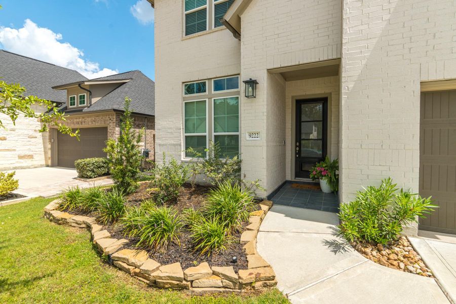 Exterior details and patio area of a home in Lakes at Creekside 50′, Tomball (Image 3). Exterior details and patio area of a home in Lakes at Creekside 50′, Tomball (Image 3).