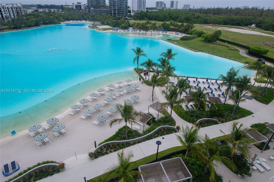 Community amenities in , North Miami (Image 52).
