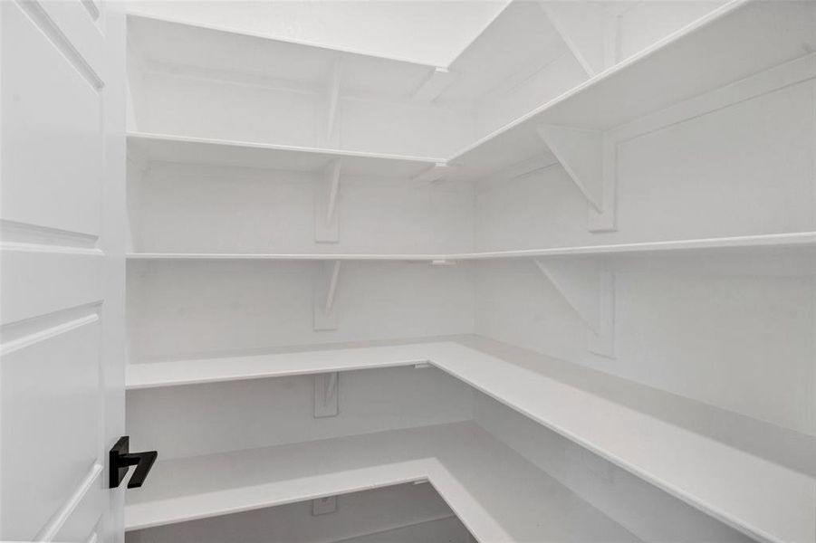 Spacious, unfurnished interior of a new home in , Granbury (Image 28).