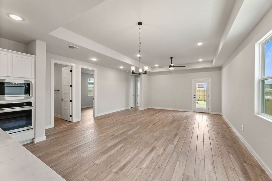Representative unfurnished interior of a home built from the Pecos by Hakes Brothers in Veranda Designer, San Antonio (Image 16).