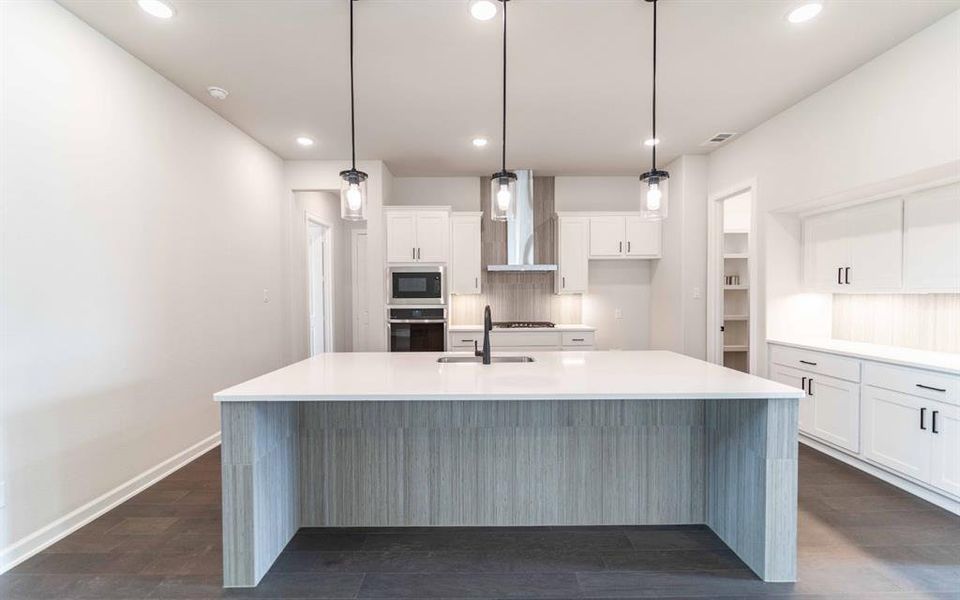 Furnished interior view inside a new home in Heath Golf & Yacht Club, Forney (Image 7).